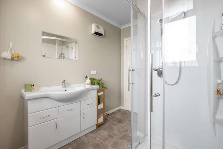 70 Cockerell Street Brockville_14