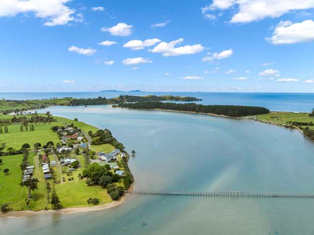 Prime estuary location, room for all