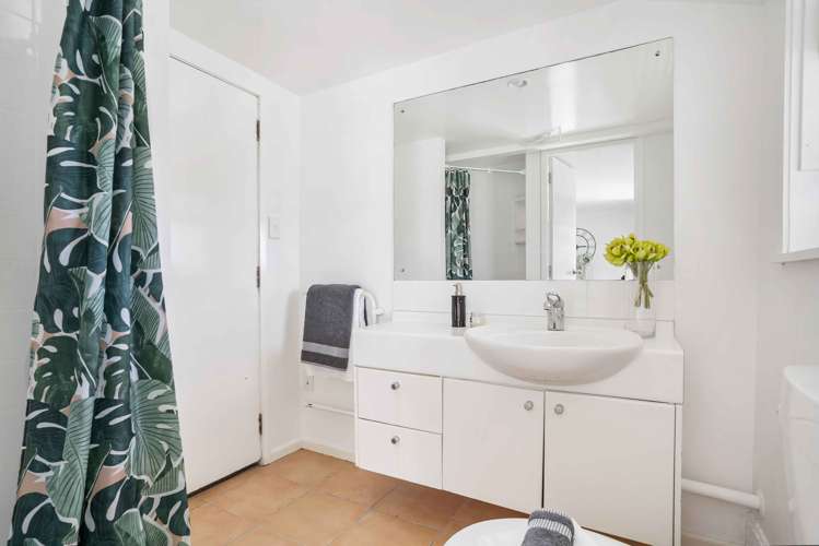 1/40 Carlisle Road Browns Bay_17