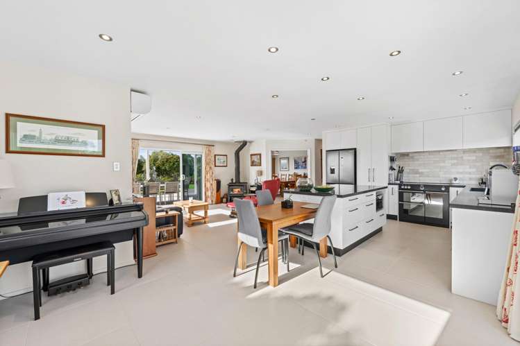 1382 Old North Road Helensville_36