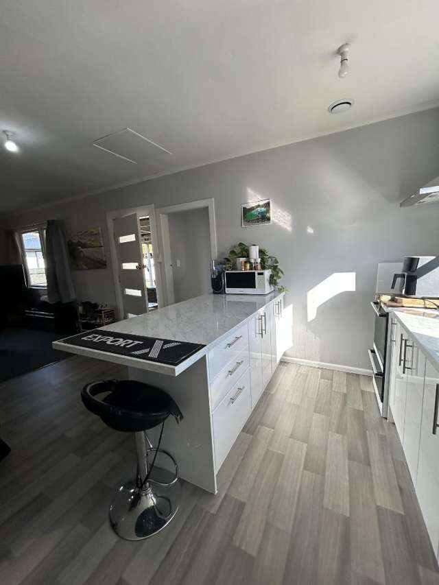 56 Venice Street 11146_3