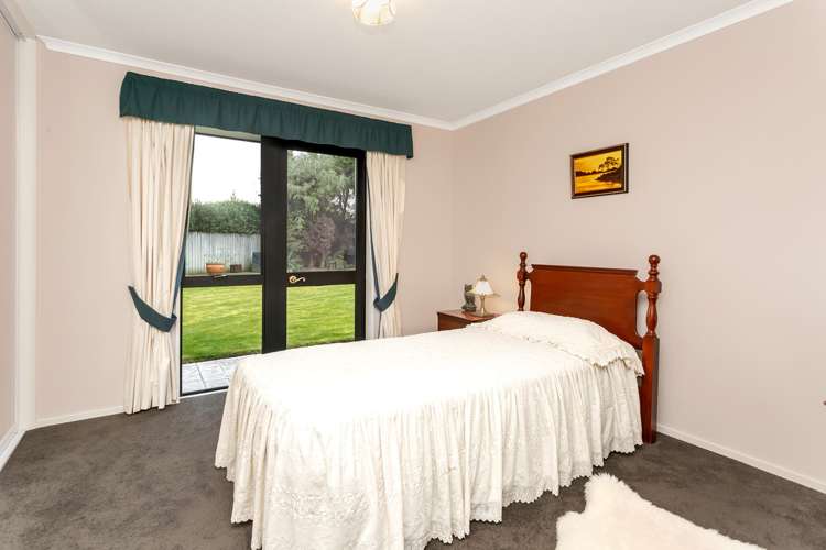 32 Taranaki Drive Woodend_12