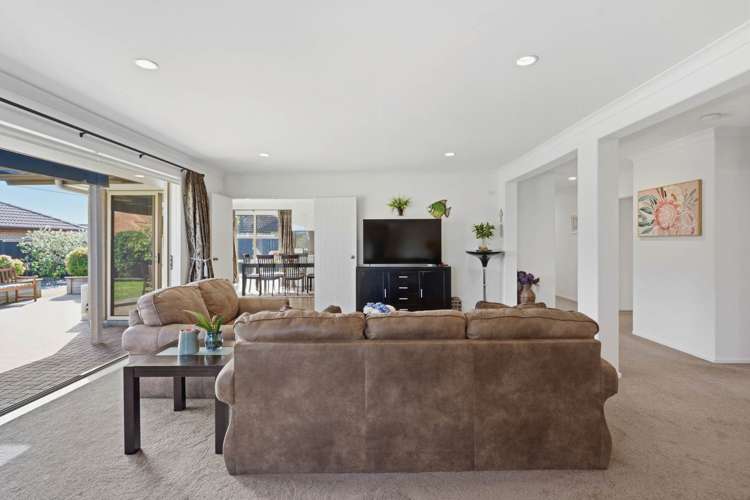 11 Elwyn Close Flat Bush_24