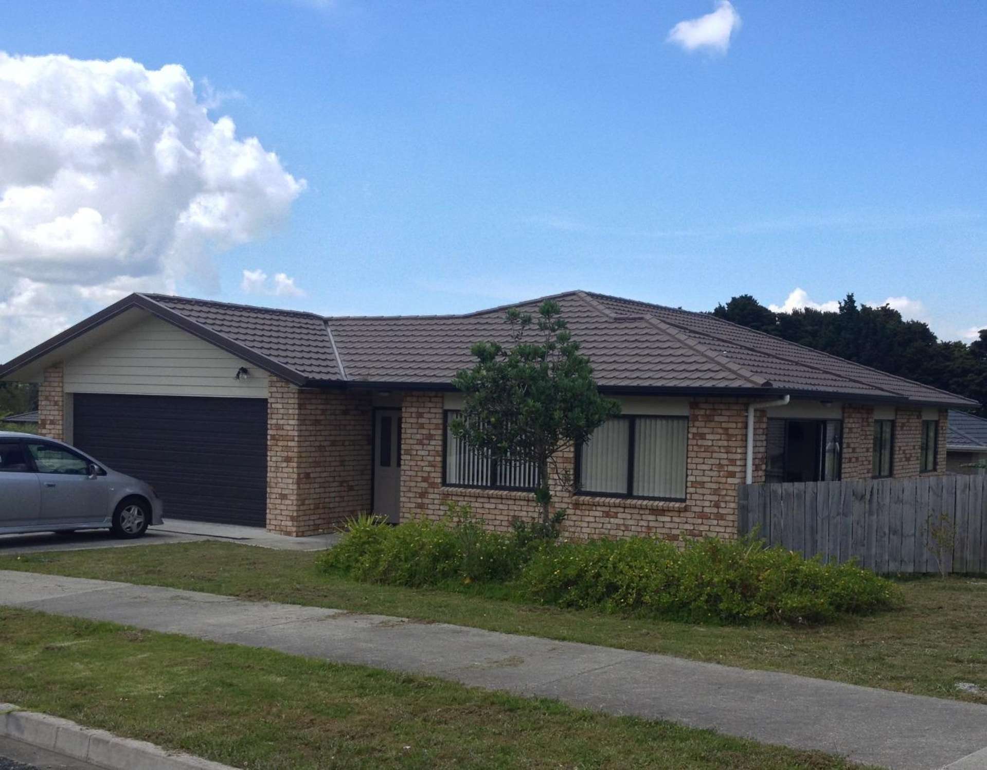 76 Ridgeway Drive 11601_0