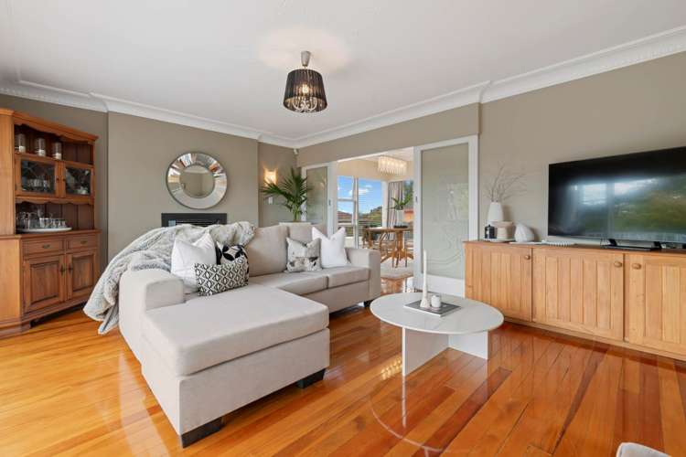 14 Bradbury Road Botany Downs_11