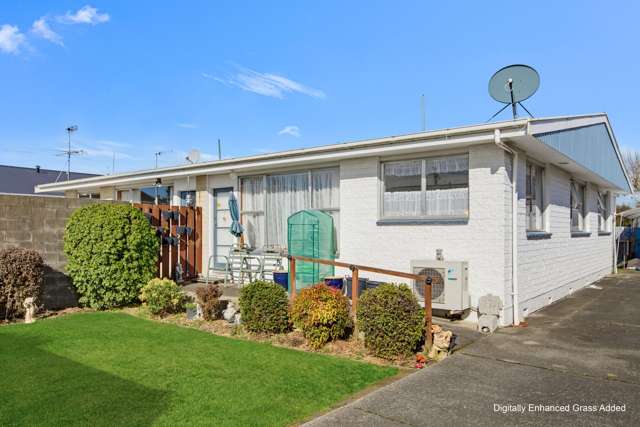 Great Location, Low Maintenance & Private