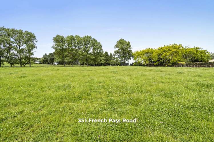 351, 389, 393 French Pass Road Cambridge_12