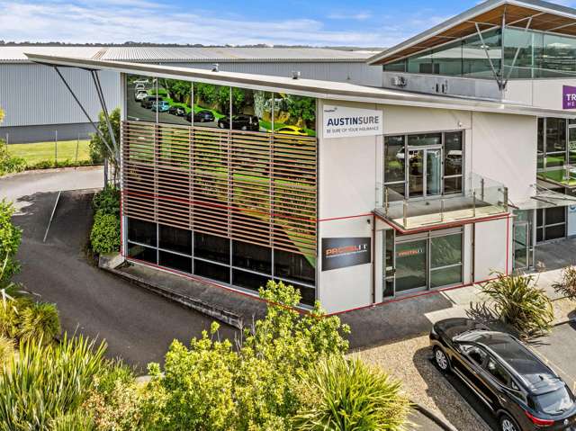 Stylish ground floor office for sale or lease