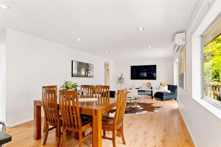 2/49a Lancaster Road Beach Haven_6