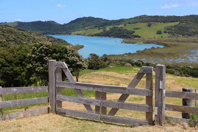 588 Orapiu Road Waiheke Island_4