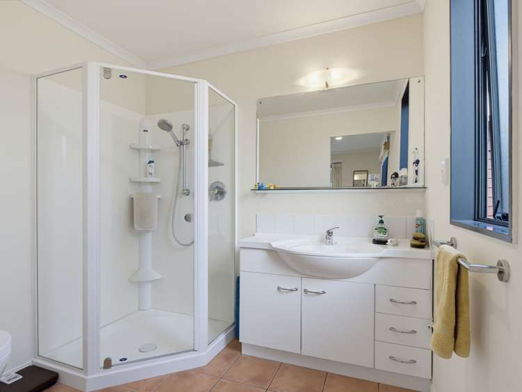 15 Edward Payton Grove Pukehangi_25