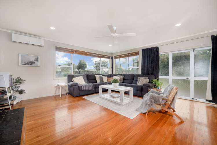 1/90 Bradbury Road Botany Downs_24