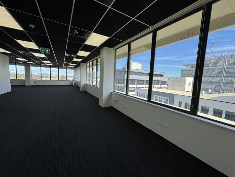 Tenancy 3, Lvl 5, 11 Garden Place Hamilton City Central_1