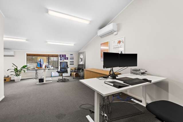 816 Karamu Road North Mayfair_3