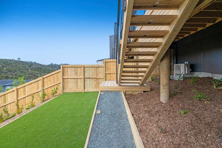 APT 1/3 Kawau Close Orewa_11