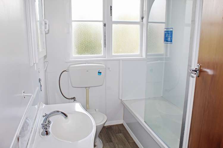 99 College Street 10921_7