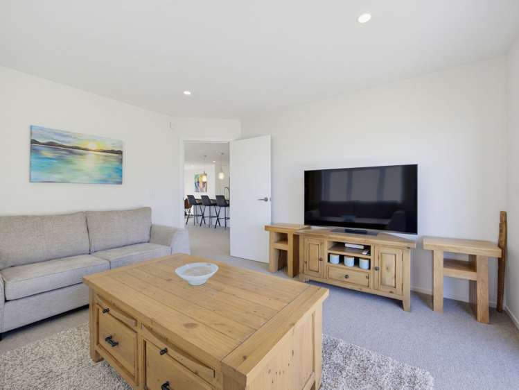 33 Farnworth Tce Churton Park_5