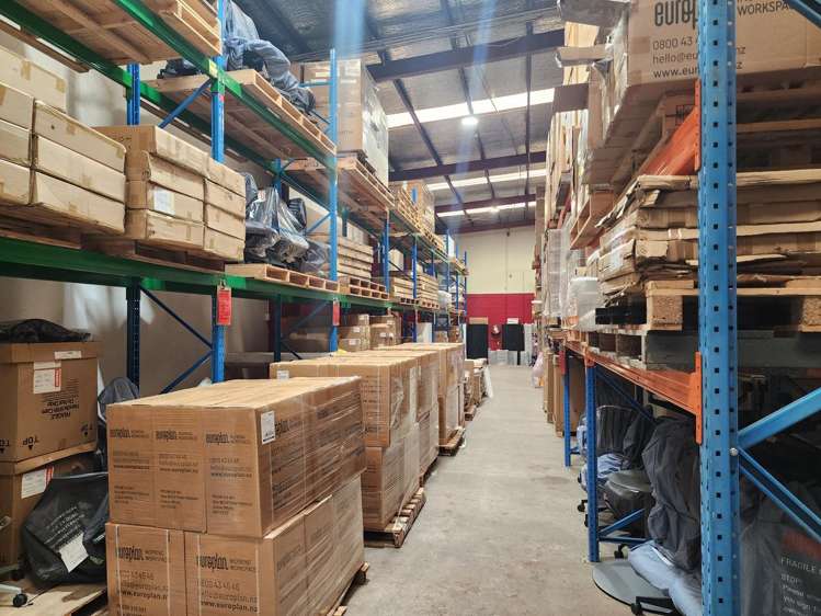 2/1 Lincoln Avenue Tawa_3