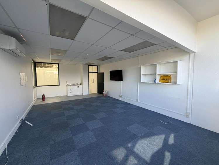 33 Waipareira Avenue Henderson_9