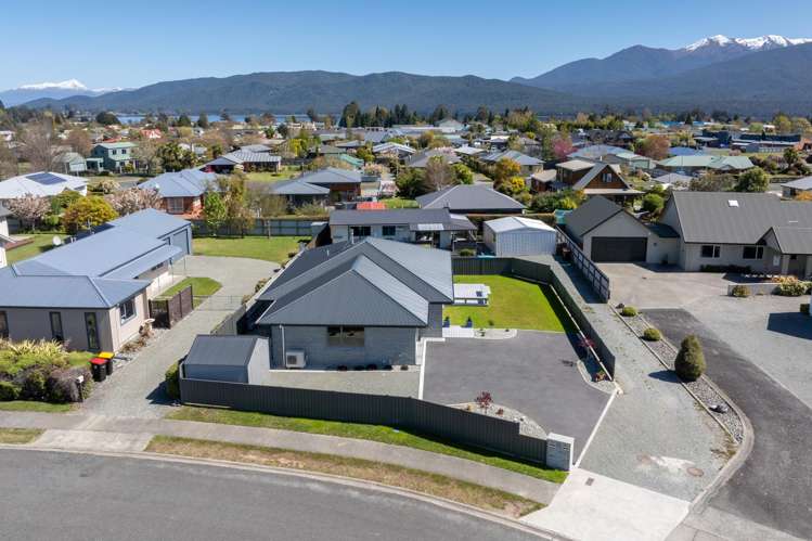 A/22 Lawson Burrows Crescent Te Anau_31