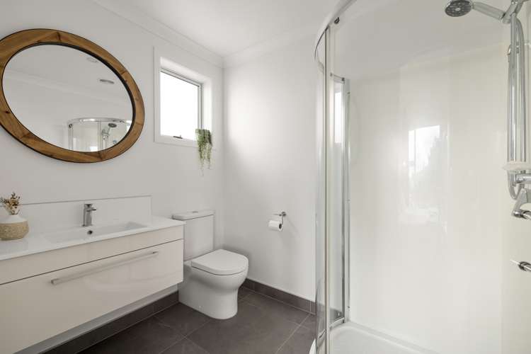 33 Upland Street Brookfield_11