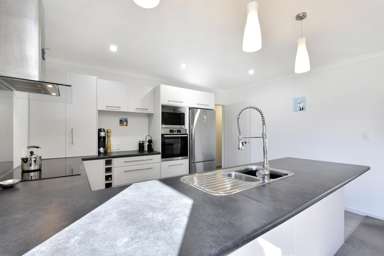 78 Washbourn Drive_4