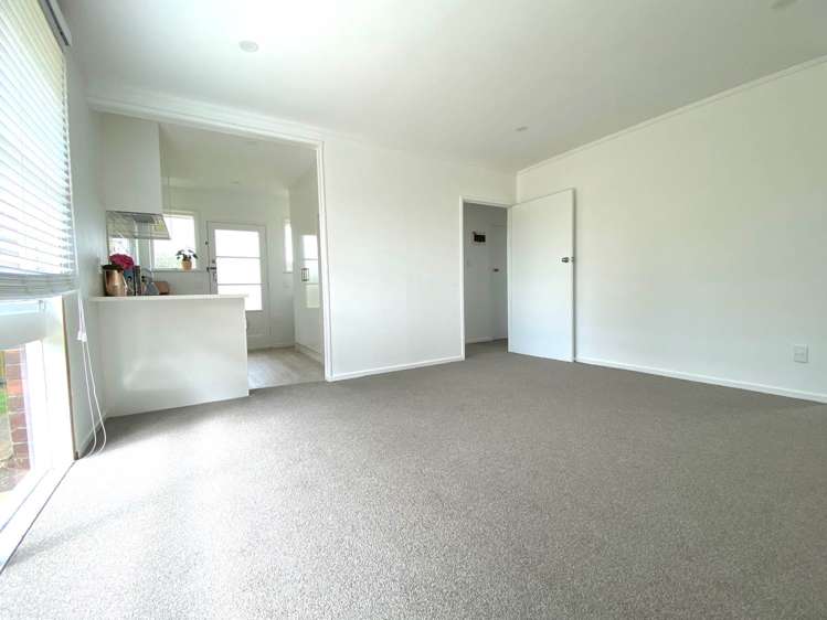 2/21 Alcock Street Mt Wellington_3