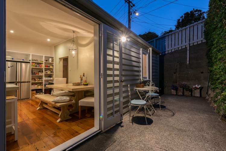 18 Carrington Street Mount Cook_14