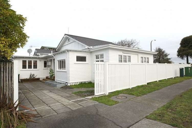 219 Georges Drive Napier South_12