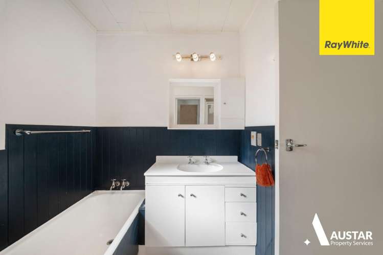  77 Riverpark Crescent Henderson_7