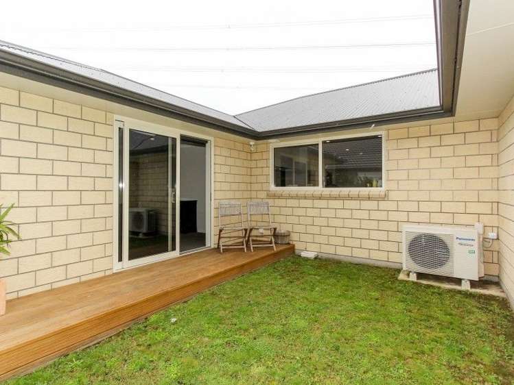 9 Honeyfield Drive Whalers Gate_22