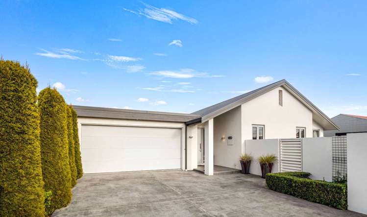 87 Racecourse Road_0