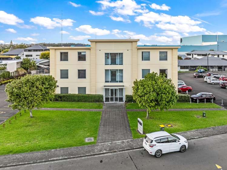 39 Paramount Drive_0