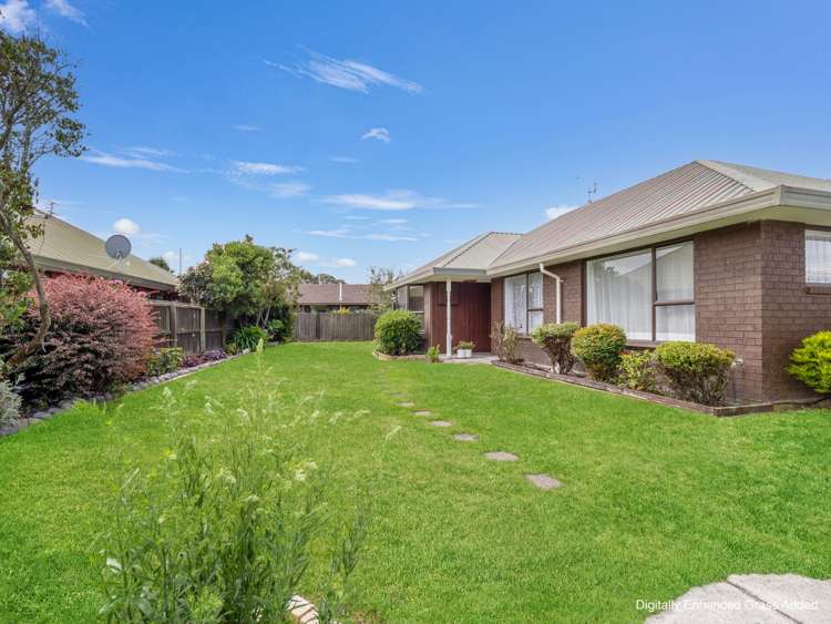 8 Peebles Drive Hornby_21