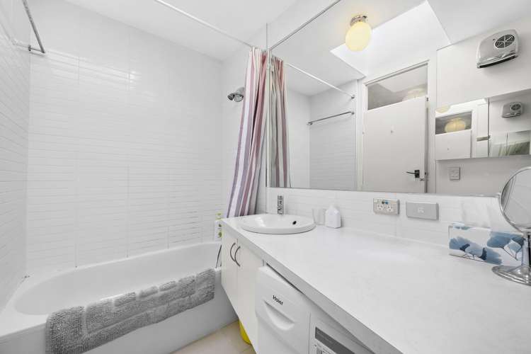 19/4 Claremont Grove Mount Victoria_8