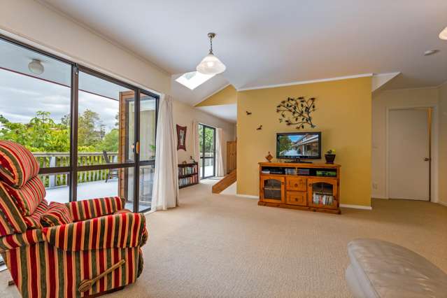 32 Springdale Grove Fitzherbert_4