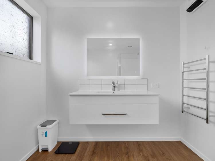 16 Heathglen Avenue Parklands_13