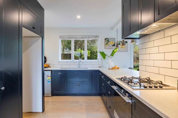 12 Bayside Avenue Te Atatu South_21