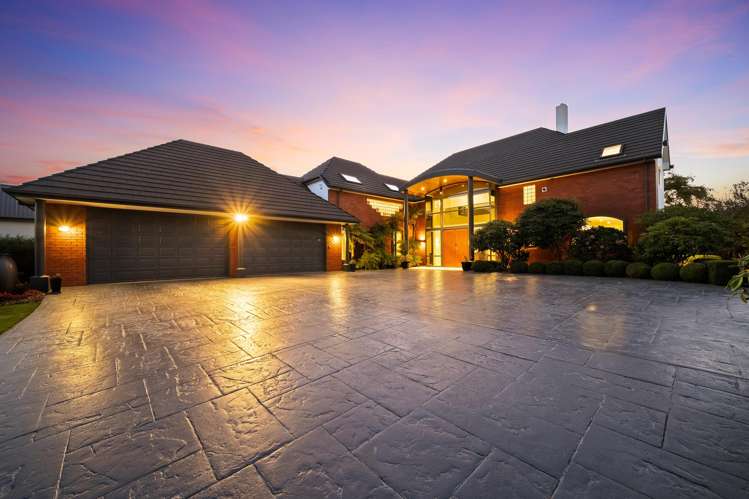 14 Regents Park Drive Casebrook_2