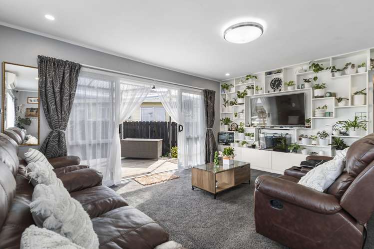 1/11 Volta Place Clendon Park_12