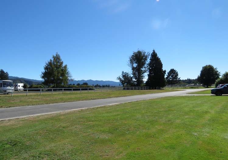 1 Racecourse Road Reefton_16