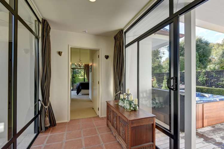 19 Western Line Westmere_11