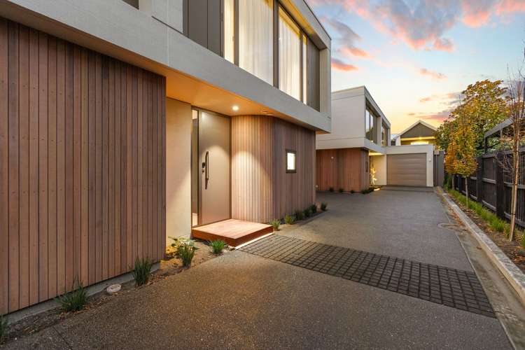 2/22 Clissold Street Merivale_24