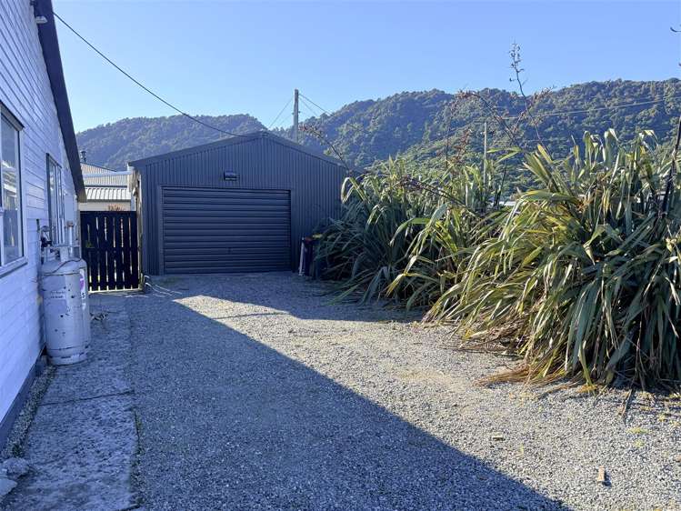 31 Fox Street Cobden_23
