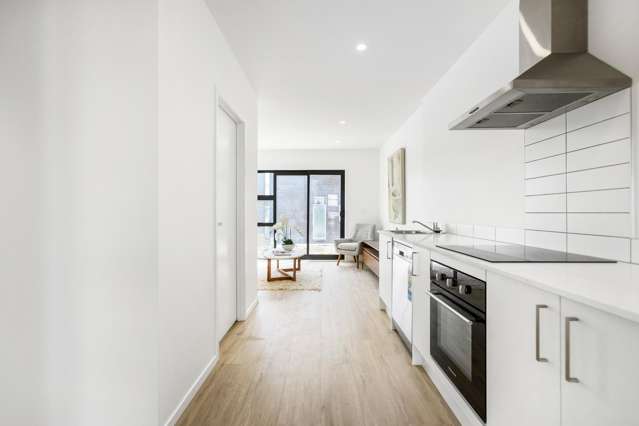 78 Rauemi Way Te Atatu South_1