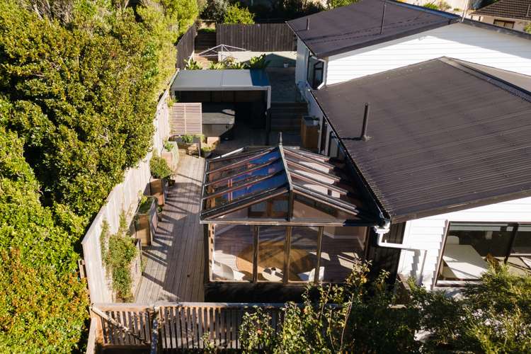 8 Hillview Crescent Paparangi_24