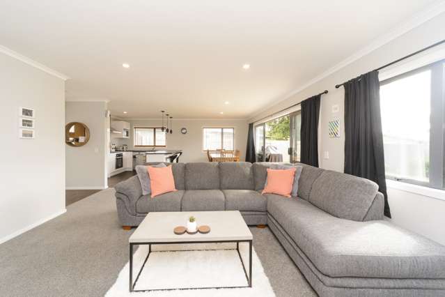 13 Wescombe Grove Feilding_3