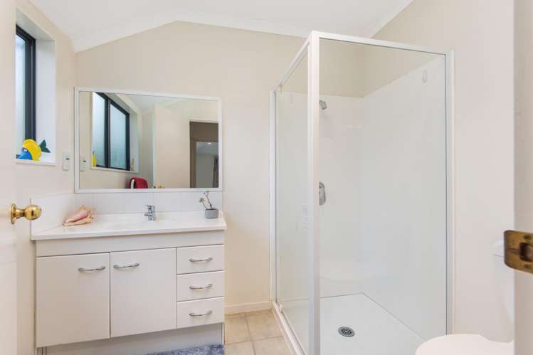 131 Summerhill Drive Fitzherbert_16