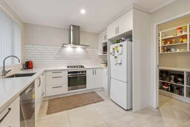 110 Lisle Farm Drive_3
