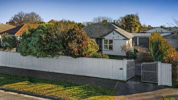 17 Ealing Street Northcote_7